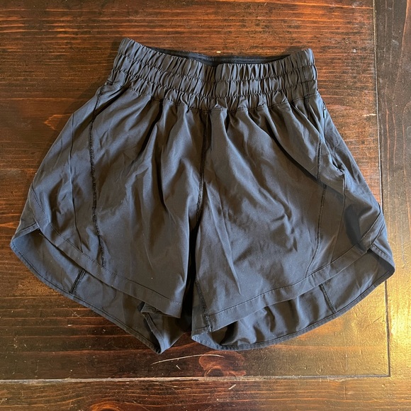 Lululemon Track that high rise shorts size 4 
5” length - Picture 1 of 5